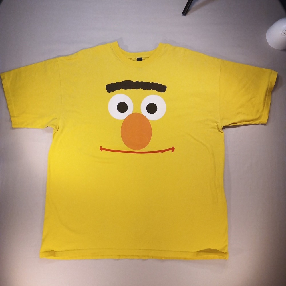 M&O Gold‎ XXL Yellow Bert Face Graphic T-Shirt Sesame Street Adult Tee